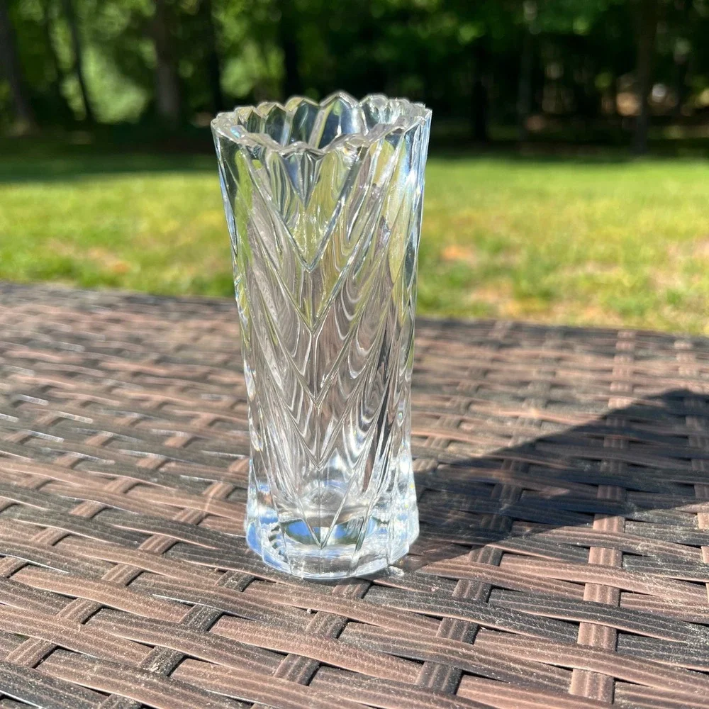 Mikasa Vision Clear‎ Crystal Bud Vase Swirl Pattern Scalloped Rim 4.5